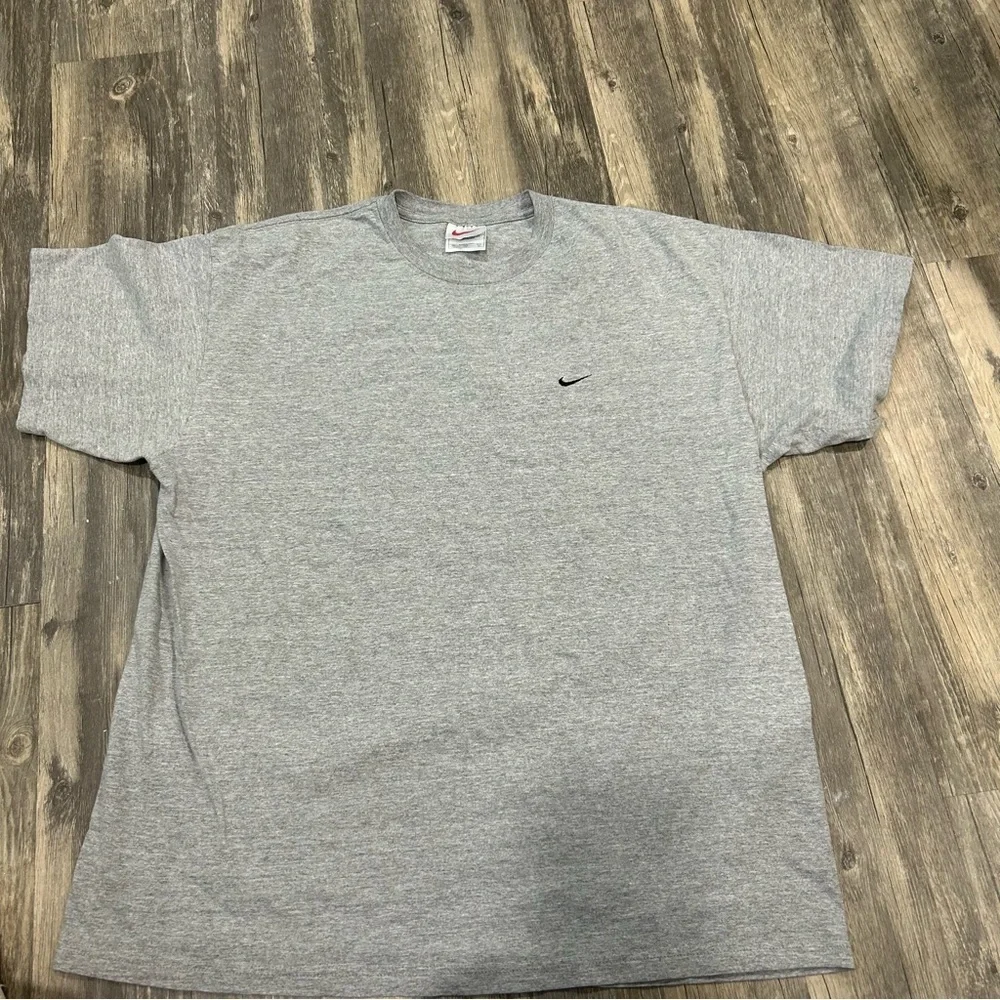 NIKE - Gray Short Sleeve